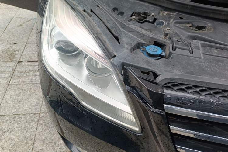 Used Mercedes-Benz R-Class 2011 R 300 L Business Model Right Front Headlight