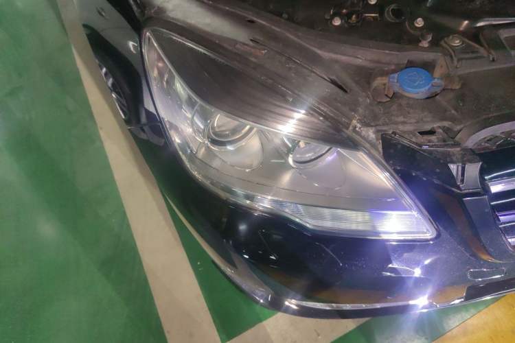 Used Mercedes-Benz R-Class 2011 R 350 L 4MATIC Right Front Headlight