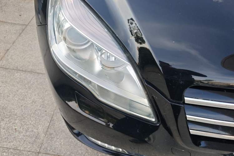 Used Mercedes-Benz R-Class 2011 R 300 L Business Model Right Front Headlight