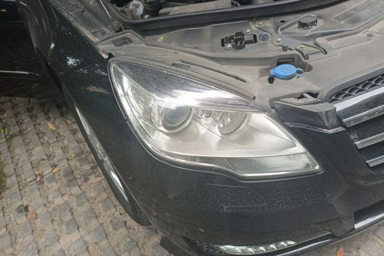 Used Mercedes-Benz R-Class 2011 R 300 L Business Model Right Front Headlight