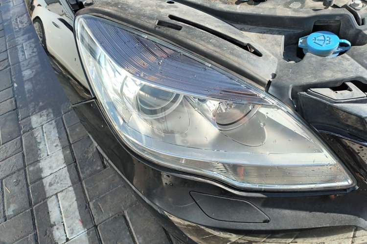 Used Mercedes-Benz R-Class 2011 R 350 L 4MATIC Right Front Headlight