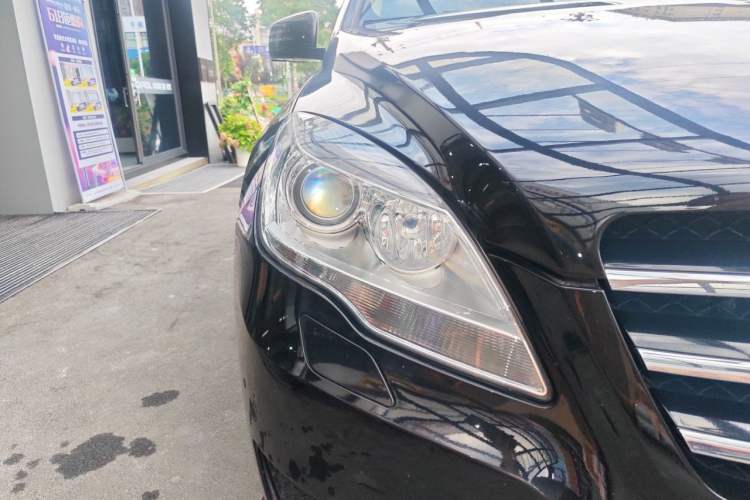 Used Mercedes-Benz R-Class 2011 R 300 L Business Model Right Front Headlight