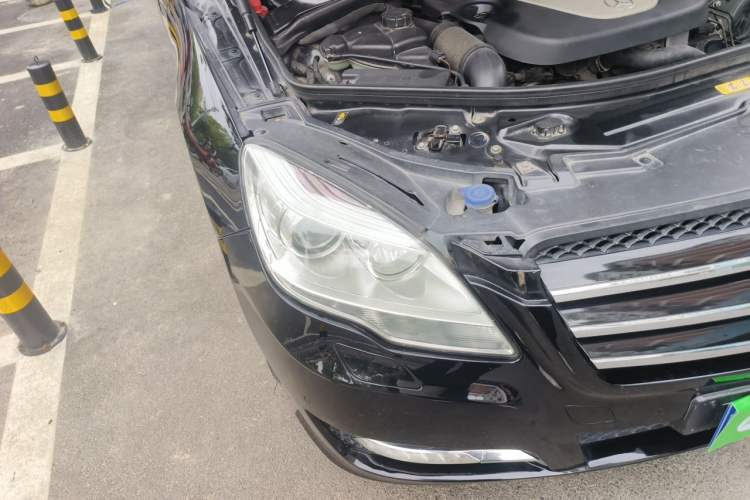 Used Mercedes-Benz R-Class 2011 R 300 L Business Model Right Front Headlight