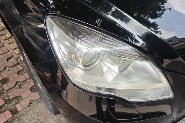Used Mercedes-Benz R-Class 2011 R 300 L Business Model Right Front Headlight
