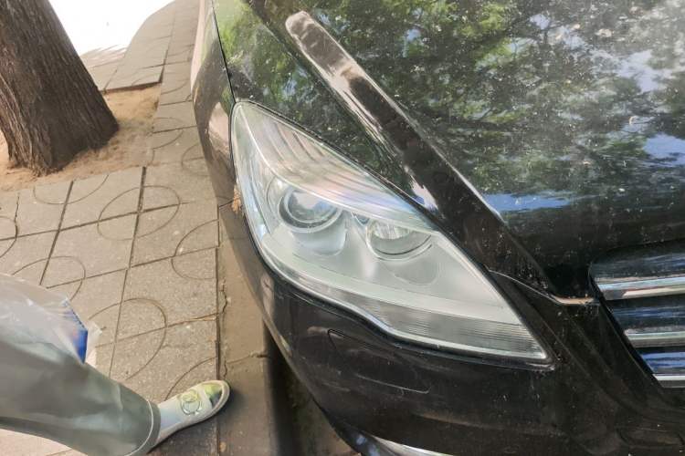 Used Mercedes-Benz R-Class 2011 R 300 L Business Model Right Front Headlight