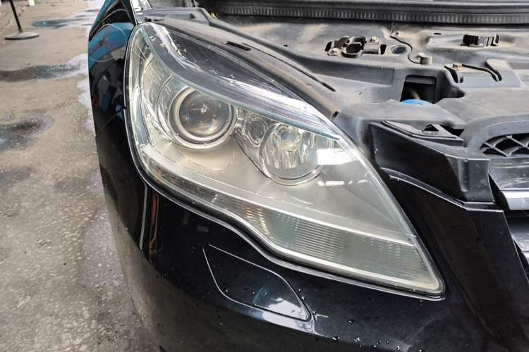 Used Mercedes-Benz R-Class 2011 R 300 L Business Model Right Front Headlight