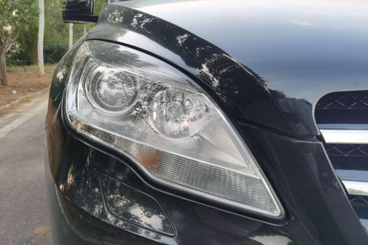 Used Mercedes-Benz R-Class 2011 R 300 L Business Model Right Front Headlight