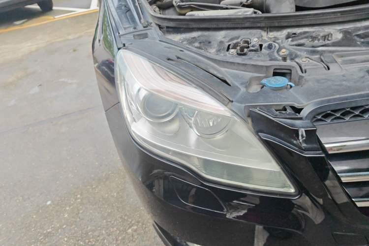 Used Mercedes-Benz R-Class 2011 R 300 L Business Model Right Front Headlight