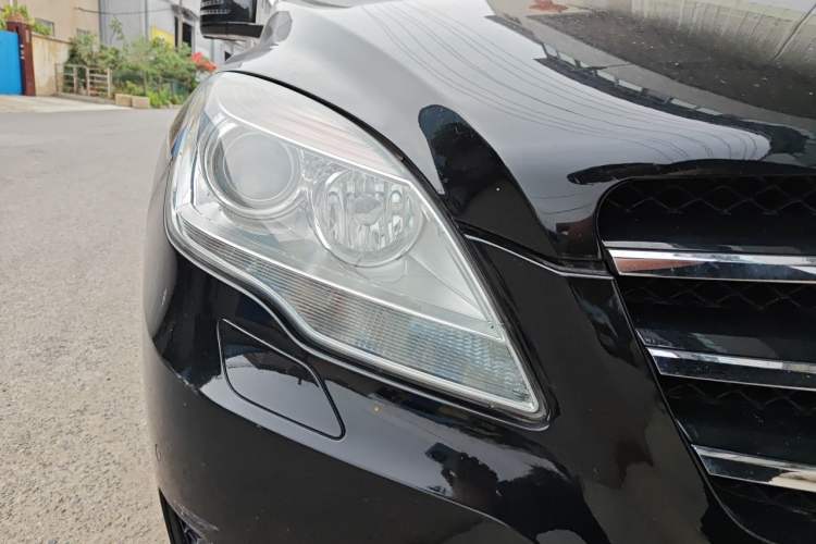Used Mercedes-Benz R-Class 2011 R 300 L Business Model Right Front Headlight