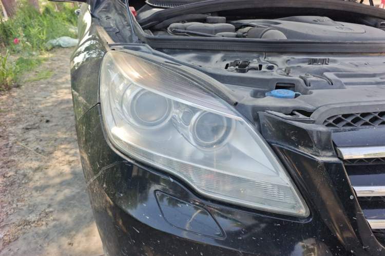 Used Mercedes-Benz R-Class 2011 R 300 L Business Model Right Front Headlight