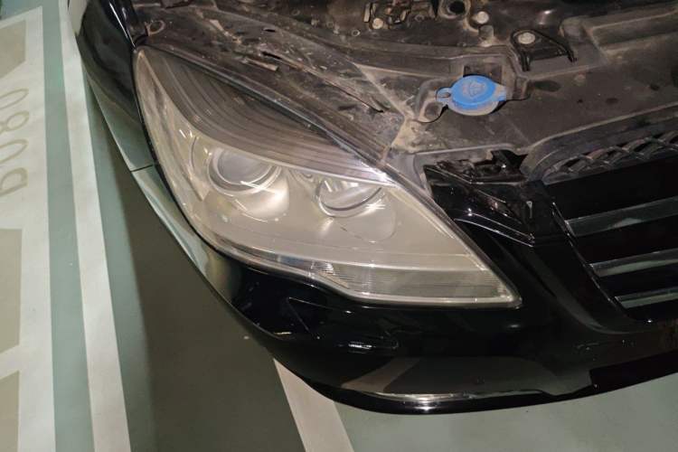 Used Mercedes-Benz R-Class 2011 R 350 L 4MATIC Right Front Headlight