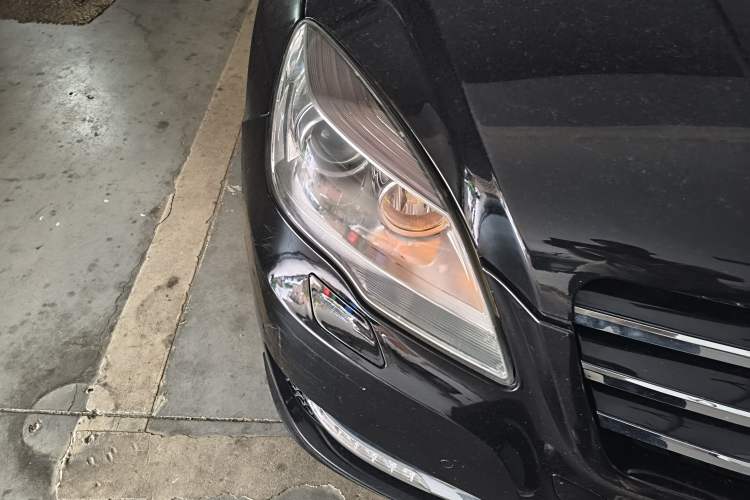 Used Mercedes-Benz R-Class 2011 R 350 L 4MATIC Right Front Headlight