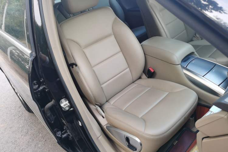 Used Mercedes-Benz R-Class 2011 R 300 L Business Model Right Front Seat