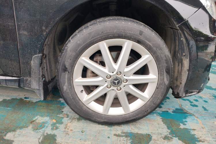 Used Mercedes-Benz R-Class 2011 R 350 L 4MATIC Right Front Wheel Hub