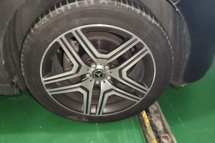 Used Mercedes-Benz R-Class 2011 R 350 L 4MATIC Right Front Wheel Hub