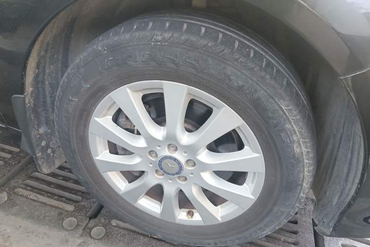 Used Mercedes-Benz R-Class 2011 R 350 L 4MATIC Right Front Wheel Hub