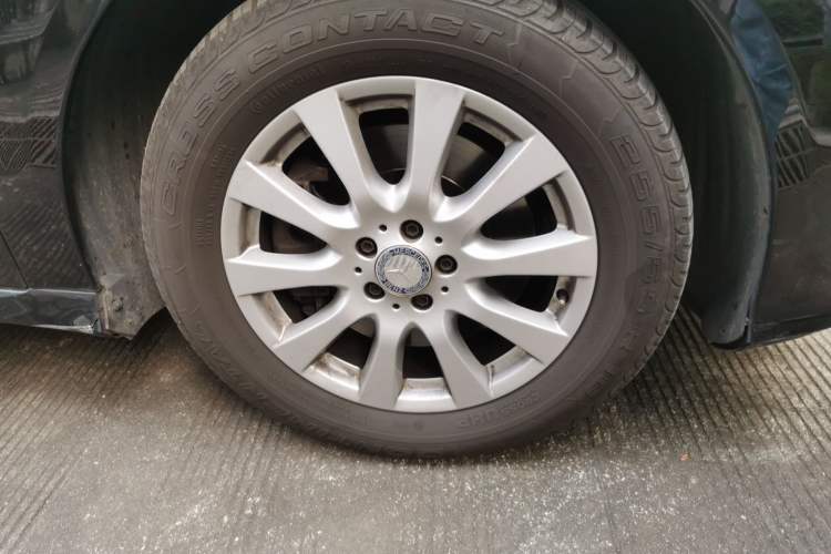 Used Mercedes-Benz R-Class 2011 R 350 L 4MATIC Right Front Wheel Hub