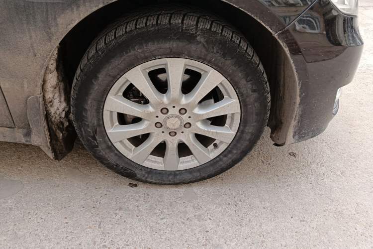 Used Mercedes-Benz R-Class 2011 R 350 L 4MATIC Right Front Wheel Hub