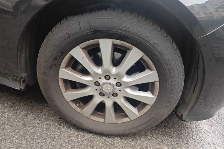 Used Mercedes-Benz R-Class 2011 R 300 L Business Model Right Front Wheel Hub