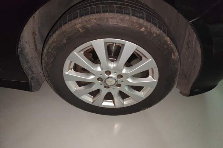 Used Mercedes-Benz R-Class 2011 R 350 L 4MATIC Right Front Wheel Hub