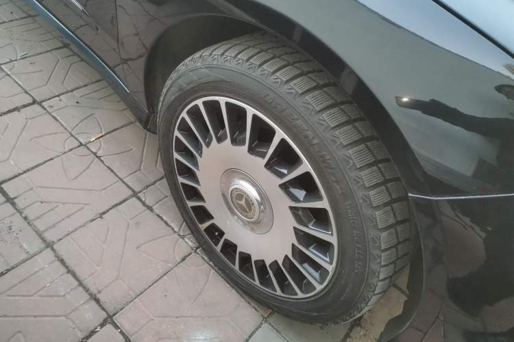 Used Mercedes-Benz R-Class 2011 R 350 L 4MATIC Right Front Wheel Hub