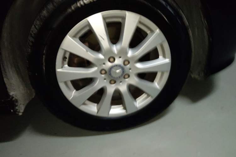 Used Mercedes-Benz R-Class 2011 R 350 L 4MATIC Right Front Wheel Hub