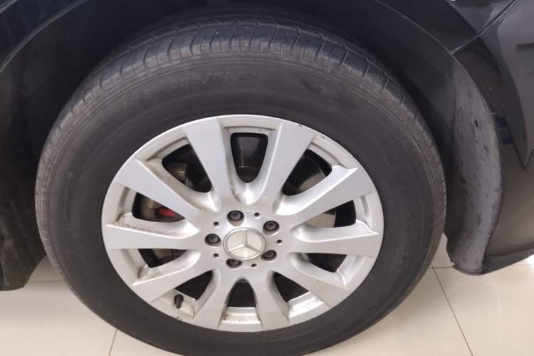 Used Mercedes-Benz R-Class 2011 R 350 L 4MATIC Right Front Wheel Hub