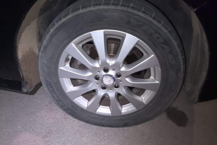 Used Mercedes-Benz R-Class 2011 R 350 L 4MATIC Right Front Wheel Hub