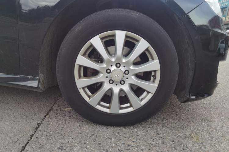 Used Mercedes-Benz R-Class 2011 R 350 L 4MATIC Right Front Wheel Hub