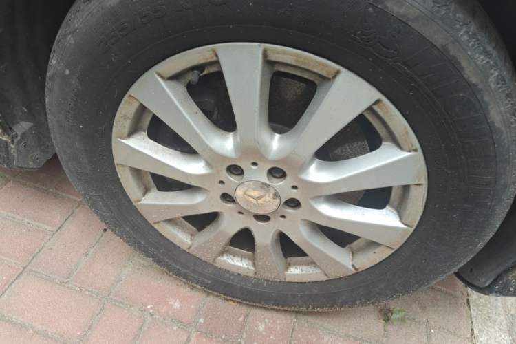 Used Mercedes-Benz R-Class 2011 R 350 L 4MATIC Right Front Wheel Hub