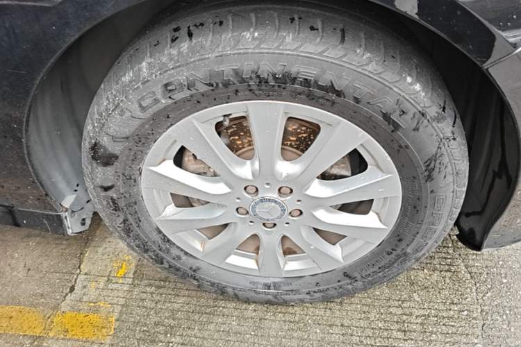Used Mercedes-Benz R-Class 2011 R 350 L 4MATIC Right Front Wheel Hub