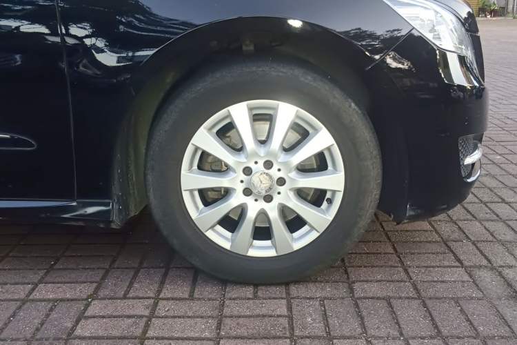 Used Mercedes-Benz R-Class 2011 R 350 L 4MATIC Right Front Wheel Hub