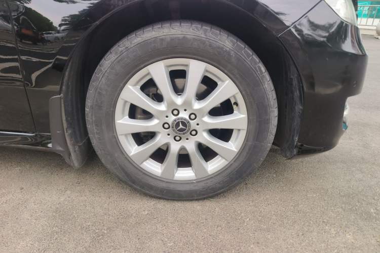 Used Mercedes-Benz R-Class 2011 R 300 L Business Model Right Front Wheel Hub