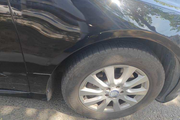 Used Mercedes-Benz R-Class 2011 R 350 L 4MATIC Right Front Wheel Hub