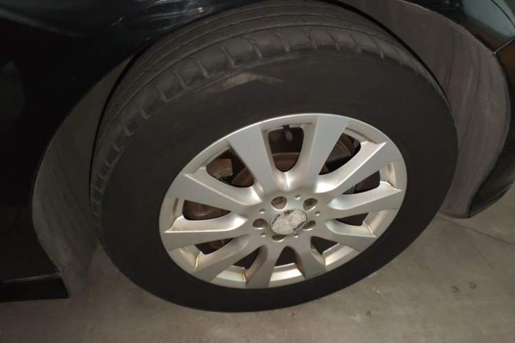 Used Mercedes-Benz R-Class 2011 R 350 L 4MATIC Right Front Wheel Hub