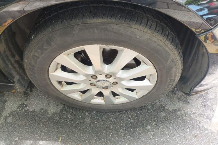 Used Mercedes-Benz R-Class 2011 R 300 L Business Model Right Front Wheel Hub