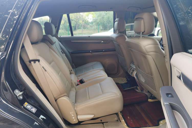 Used Mercedes-Benz R-Class 2011 R 300 L Business Model Right Rear Seat