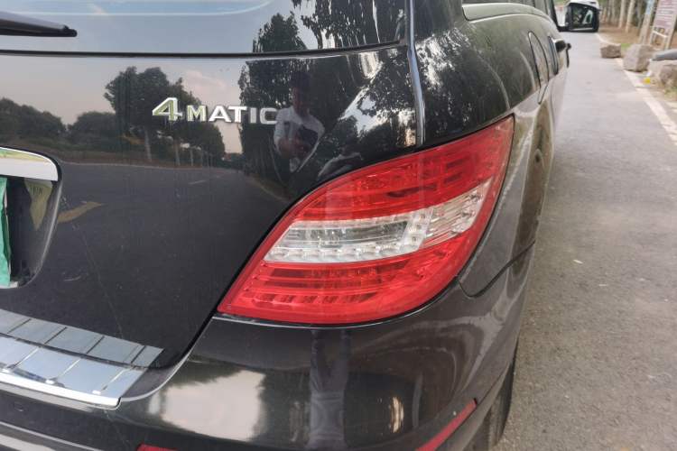 Used Mercedes-Benz R-Class 2011 R 300 L Business Model Right Rear Taillight