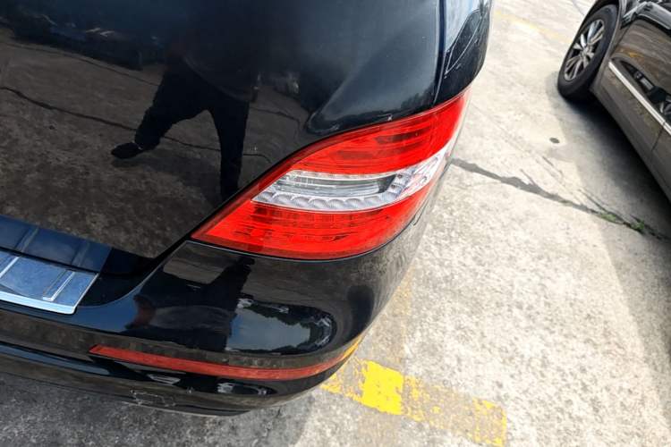 Used Mercedes-Benz R-Class 2011 R 300 L Business Model Right Rear Taillight
