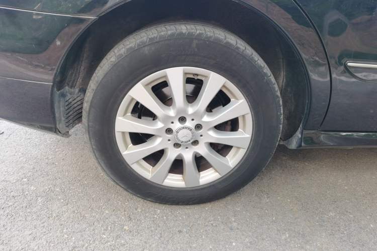 Used Mercedes-Benz R-Class 2011 R 300 L Business Model Right Rear Wheel Hub