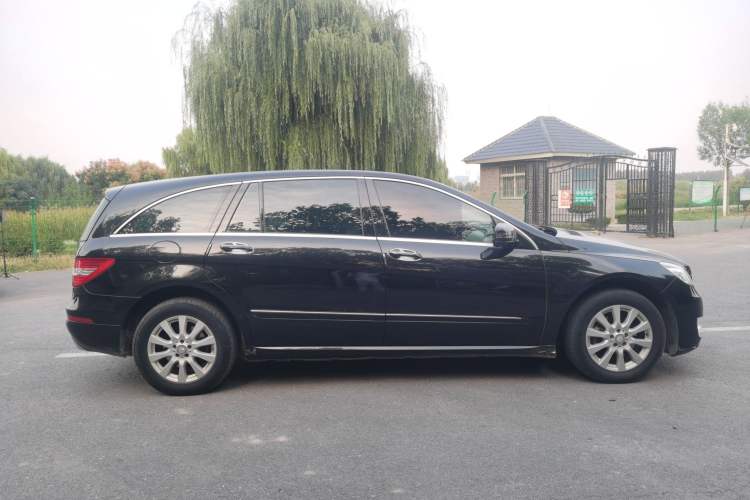 Used Mercedes-Benz R-Class 2011 R 300 L Business Model Right Side