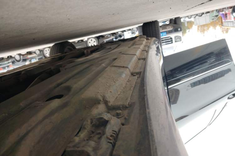 Used Mercedes-Benz R-Class 2011 R 300 L Business Model Right Side Sill