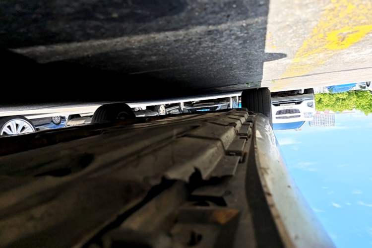 Used Mercedes-Benz R-Class 2011 R 300 L Business Model Right Side Sill