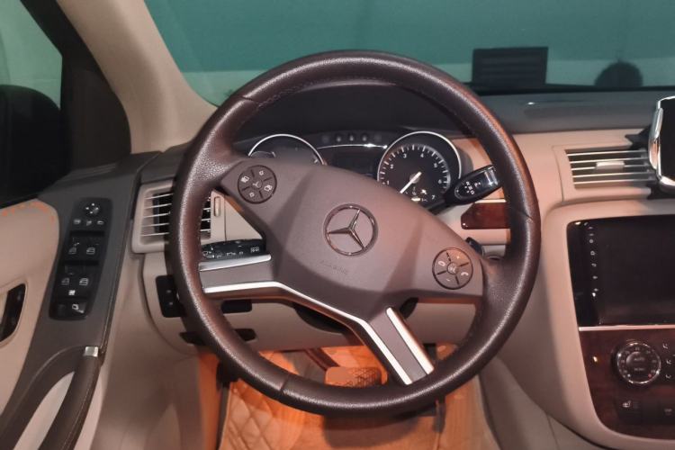 Used Mercedes-Benz R-Class 2011 R 350 L 4MATIC Steering Wheel