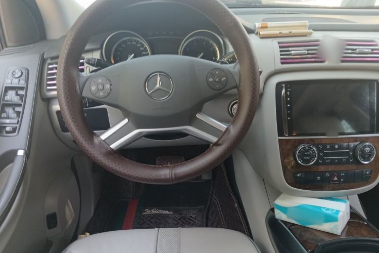 Used Mercedes-Benz R-Class 2011 R 350 L 4MATIC Steering Wheel