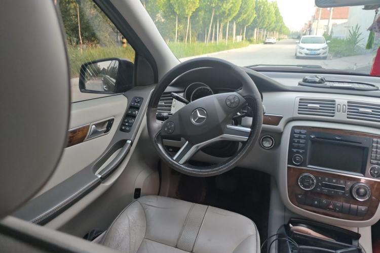 Used Mercedes-Benz R-Class 2011 R 350 L 4MATIC Steering Wheel