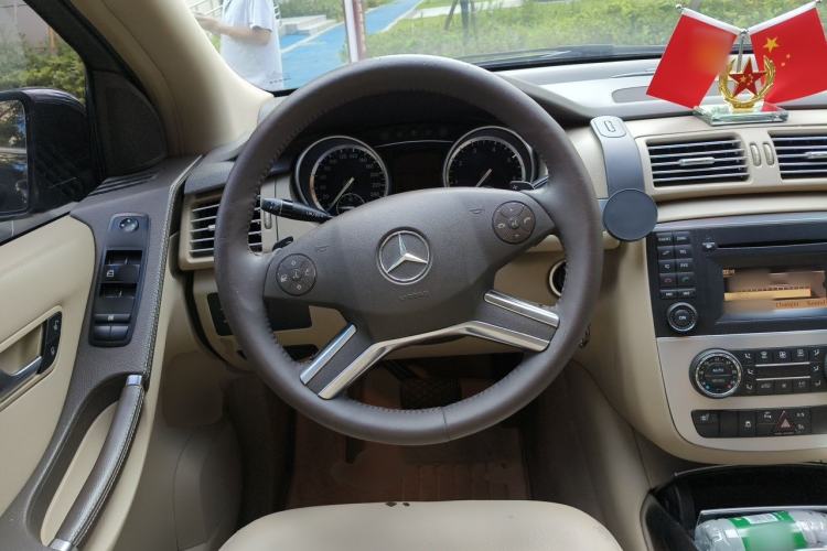 Used Mercedes-Benz R-Class 2011 R 300 L Business Model Steering Wheel