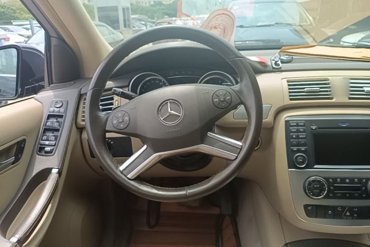 Used Mercedes-Benz R-Class 2011 R 300 L Business Model Steering Wheel