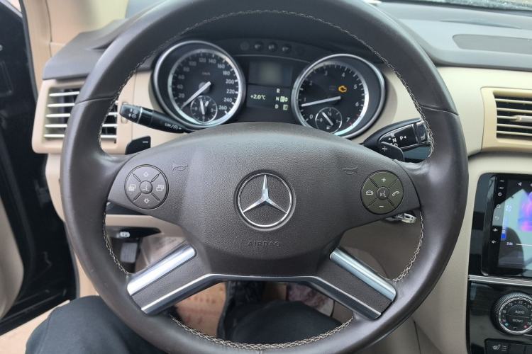 Used Mercedes-Benz R-Class 2011 R 350 L 4MATIC Steering Wheel