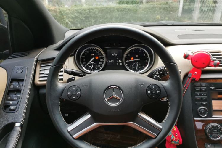 Used Mercedes-Benz R-Class 2011 R 350 L 4MATIC Steering Wheel